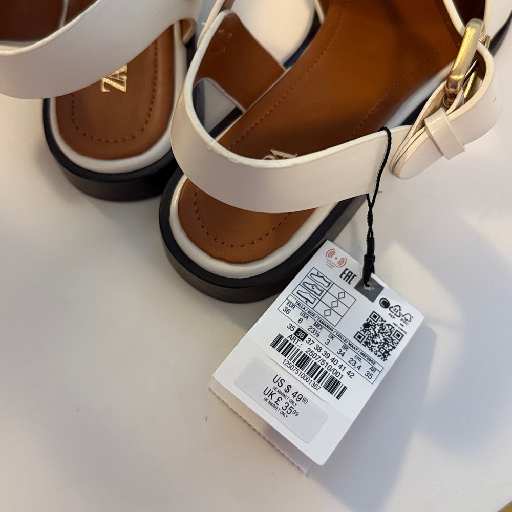 Zara Flats - Picture 4 of 4